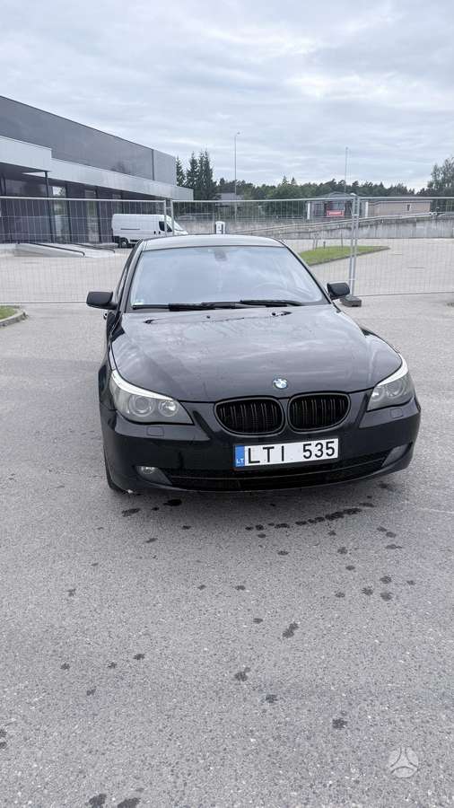 BMW 535, saloon / sedan