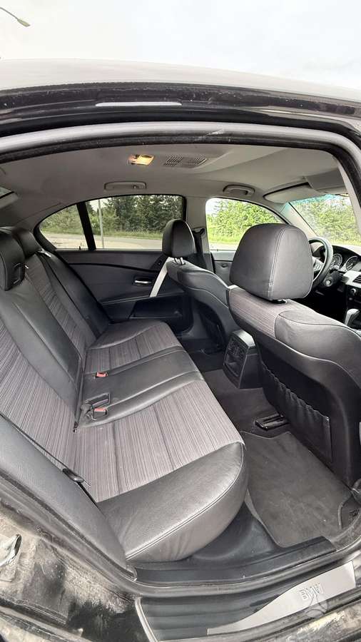 BMW 535, saloon / sedan