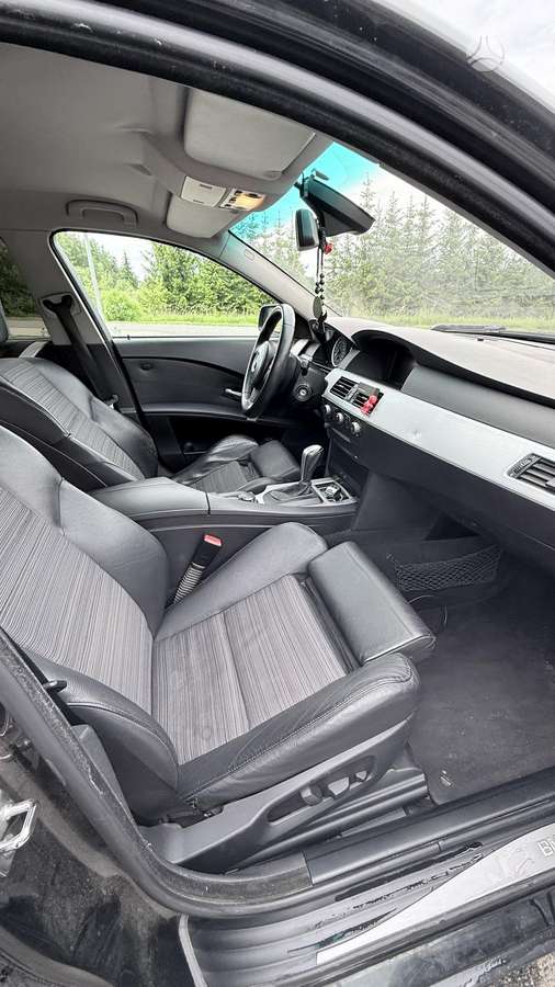BMW 535, Седан