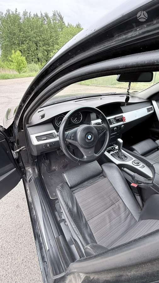 BMW 535, saloon / sedan