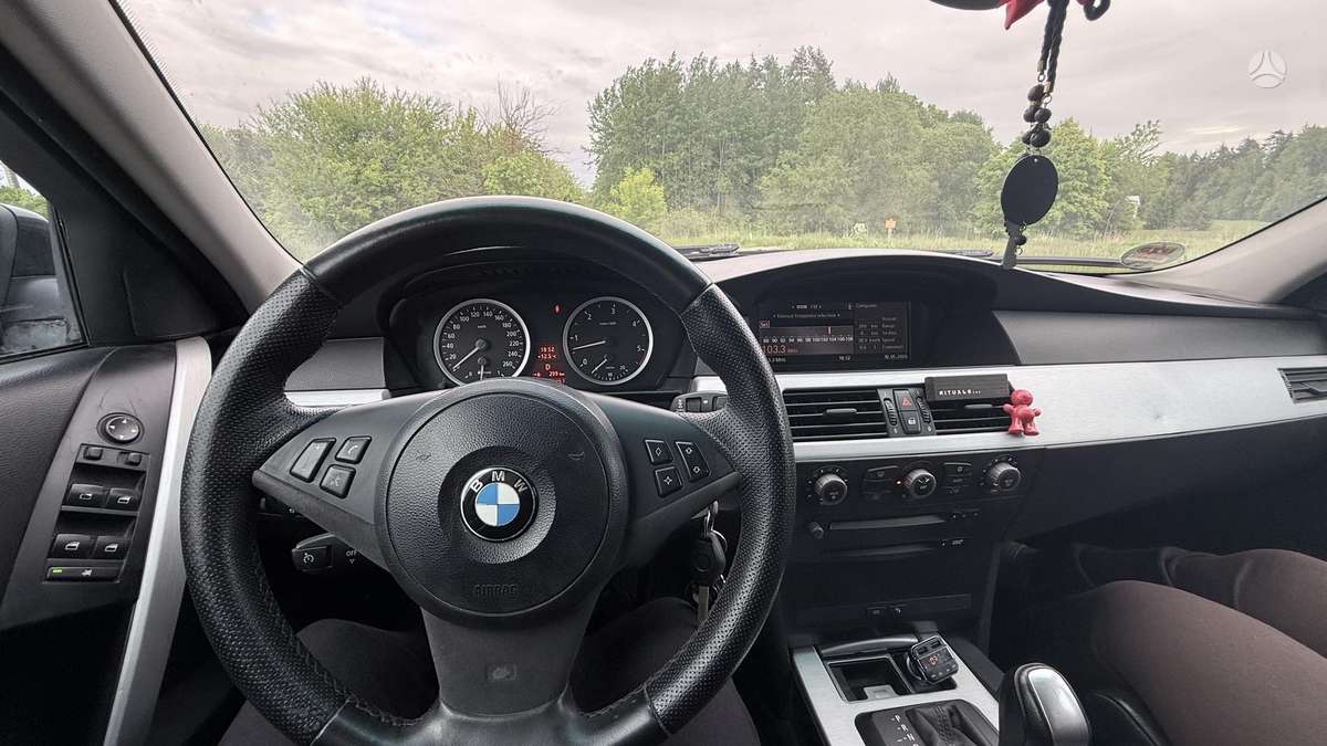BMW 535, saloon / sedan