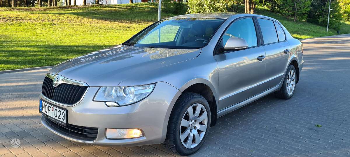Skoda Superb, 2.0 l., Седан
