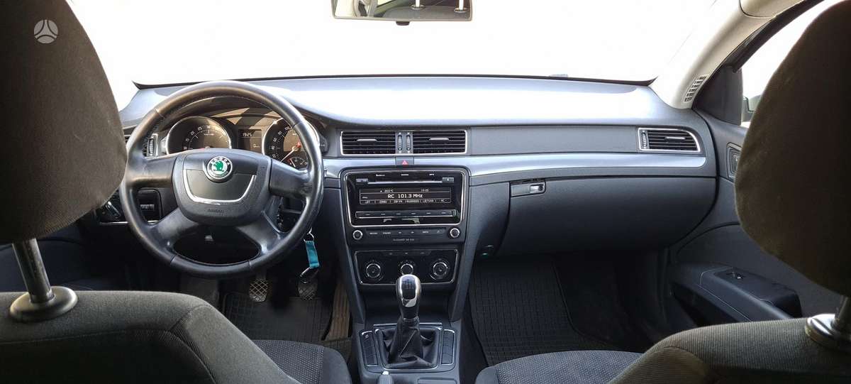 Skoda Superb, 2.0 l., Седан