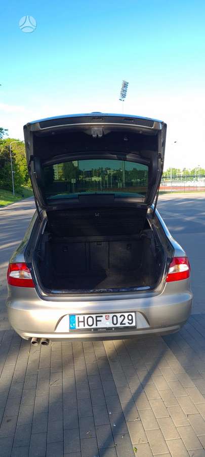 Skoda Superb, 2.0 l., Седан