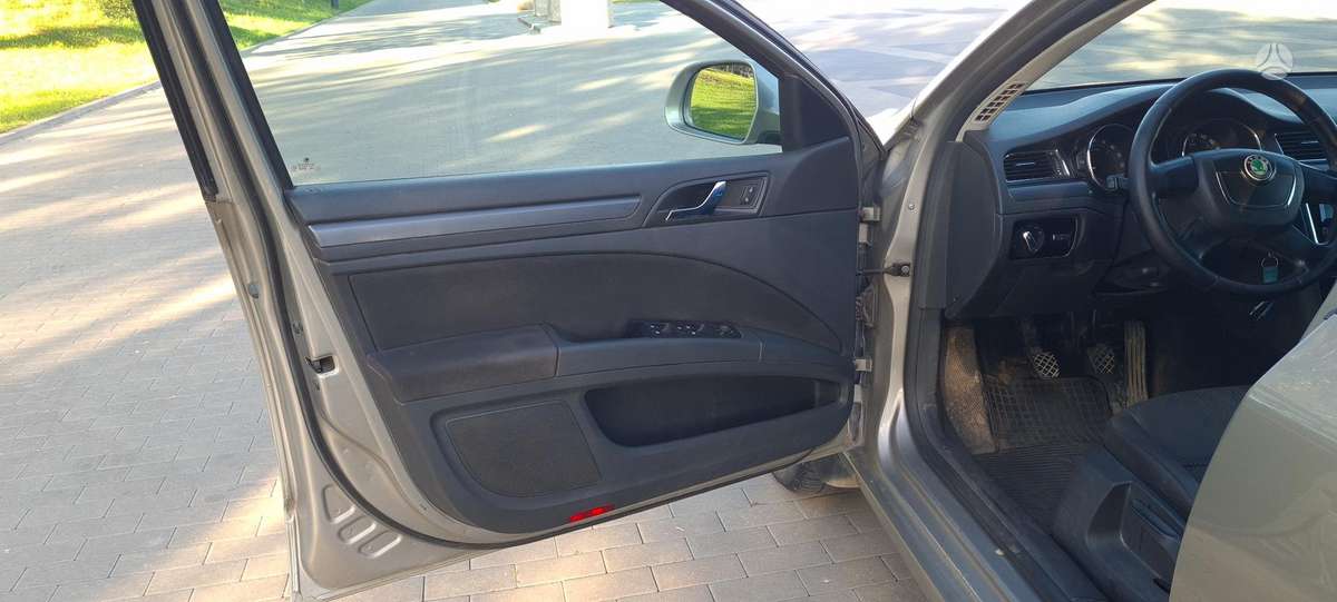 Skoda Superb, 2.0 l., Седан