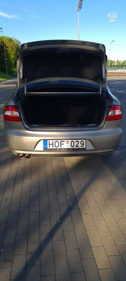 Skoda Superb, 2.0 l., Седан