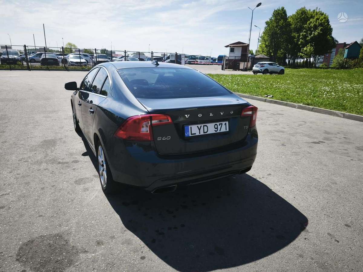 Volvo S60, 2.0 l., Седан