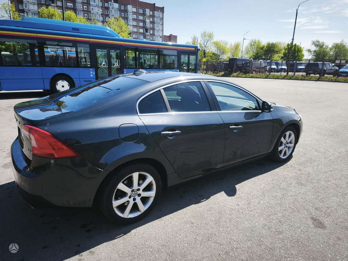 Volvo S60, 2.0 l., Седан