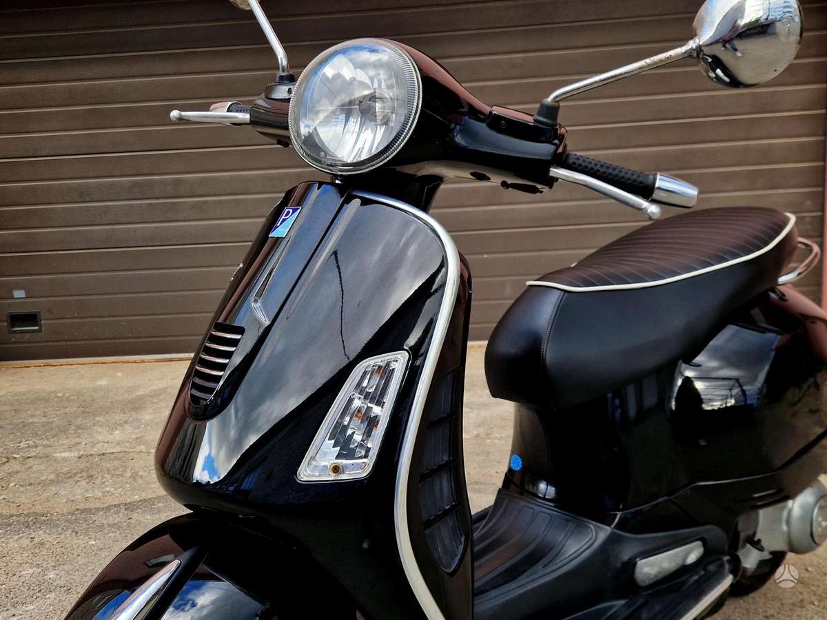 Piaggio Vespa 300cc, scooters / mopeds