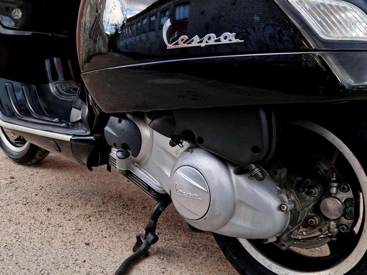 Piaggio Vespa 300cc, scooters / mopeds