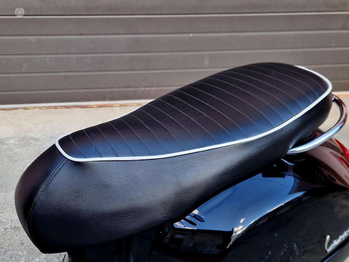 Piaggio Vespa 300cc, scooters / mopeds