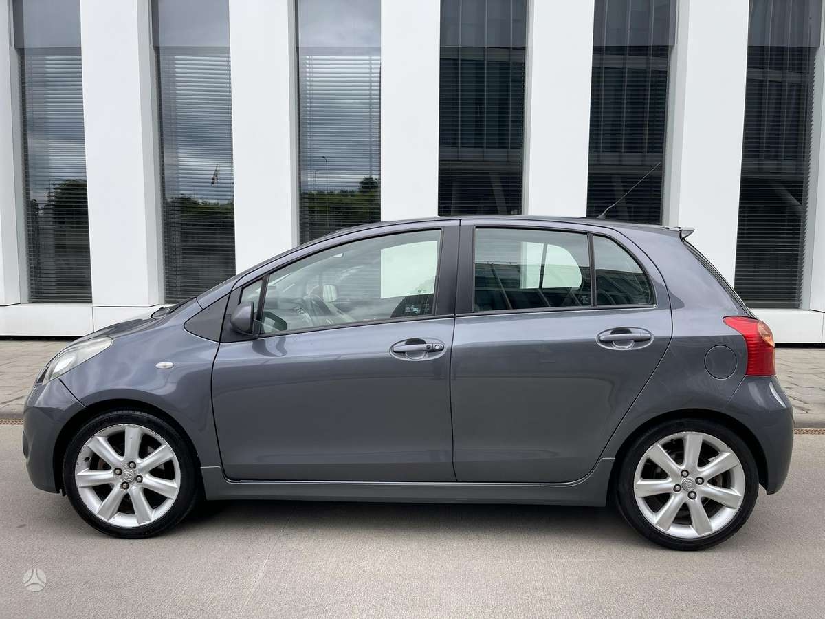 Toyota Yaris - 2