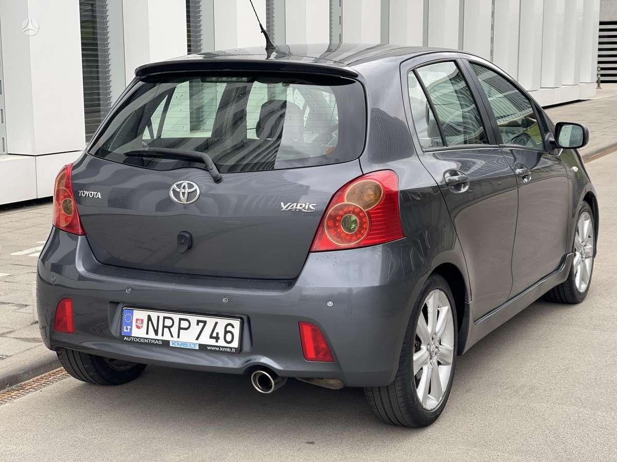 Toyota Yaris - 5