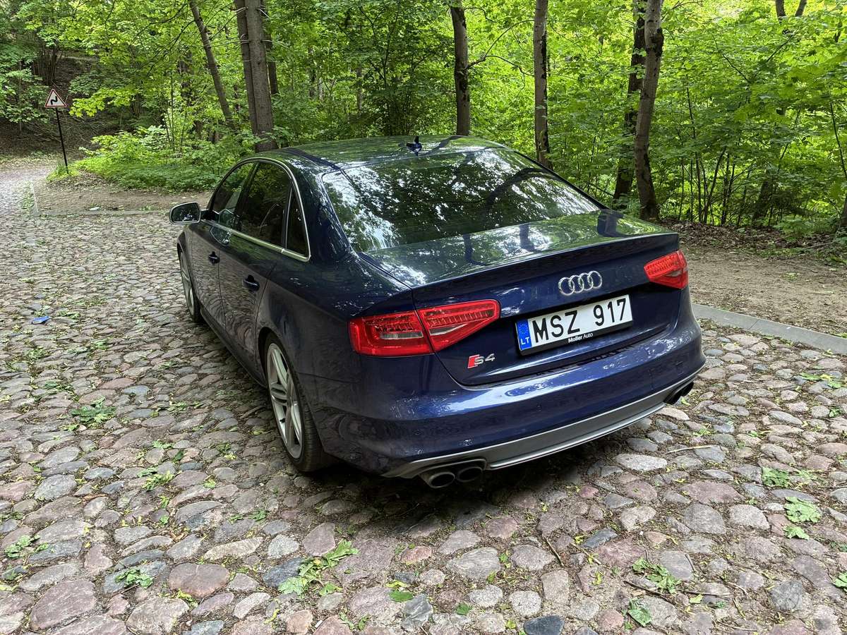 Audi S4, 3.0 l., Седан