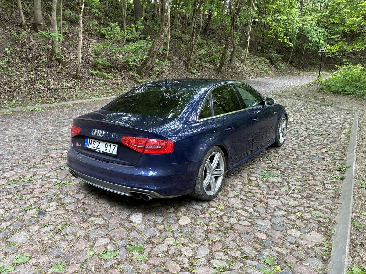 Audi S4, 3.0 l., Седан