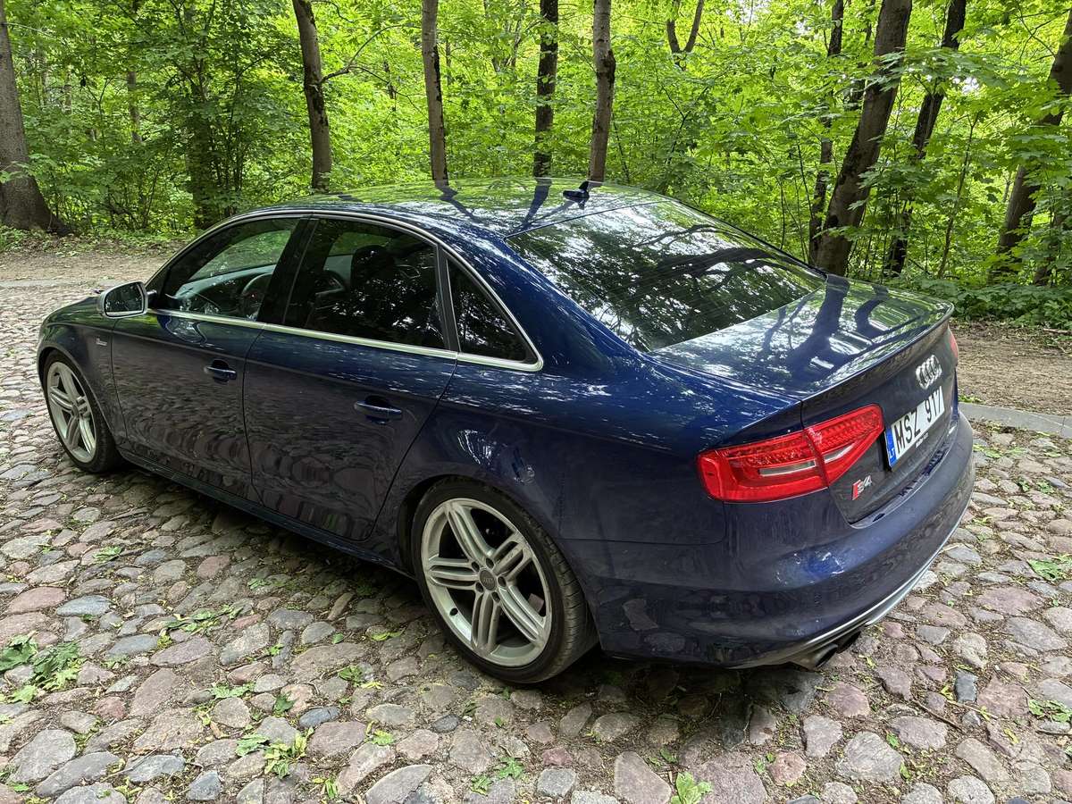 Audi S4, 3.0 l., Седан