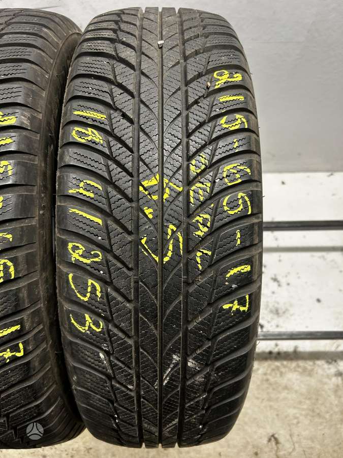 Bridgestone Blizzak LM001, winter 215/65 R17