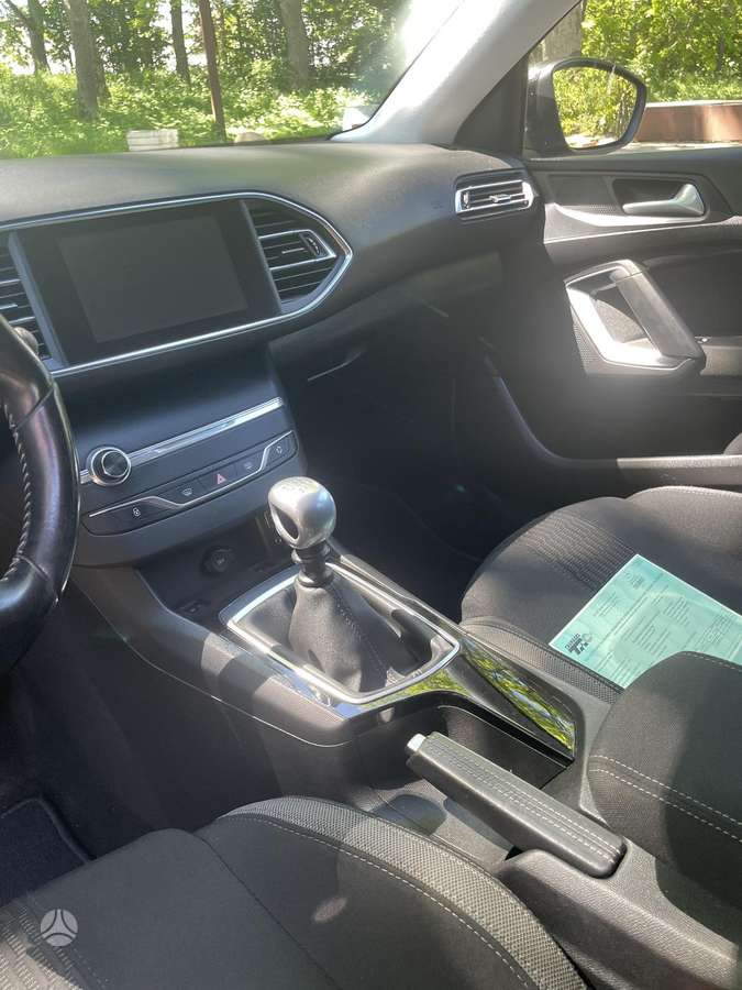 Peugeot 308 - 8