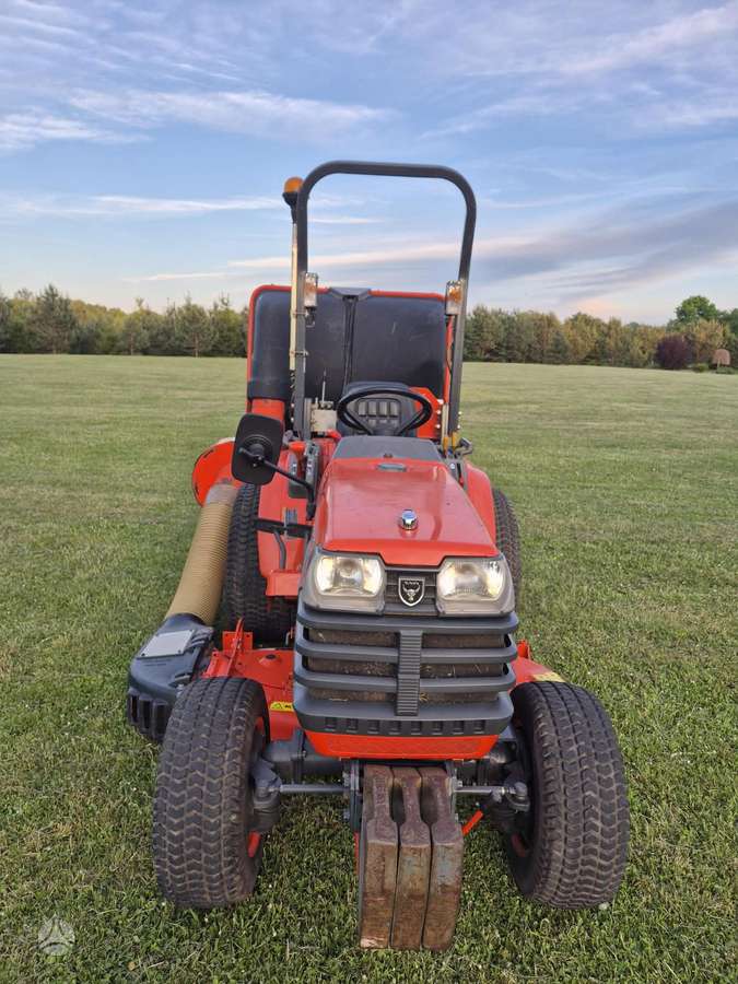 Kubota B2100, garden tractors