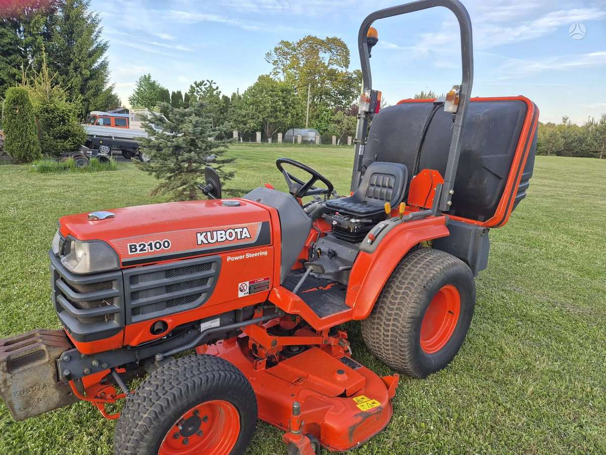 Kubota B2100, garden tractors