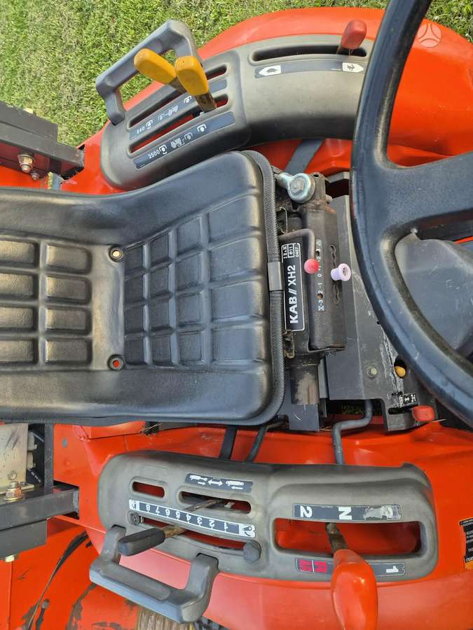 Kubota B2100, sodo traktoriai
