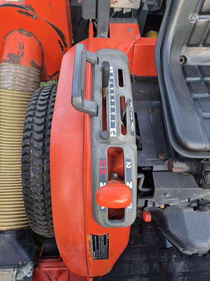 Kubota B2100, sodo traktoriai