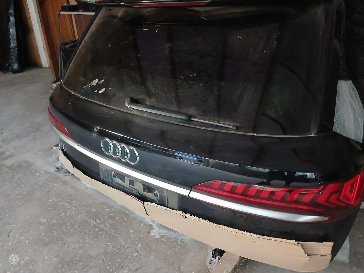 Audi Q7 Audi q7 dalimis