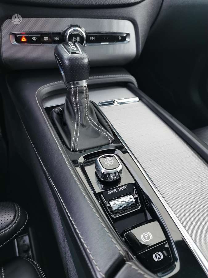 Volvo XC90 - 11