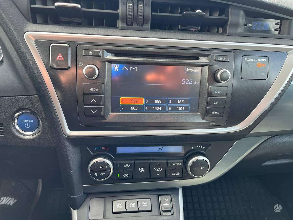 Toyota Auris - 12