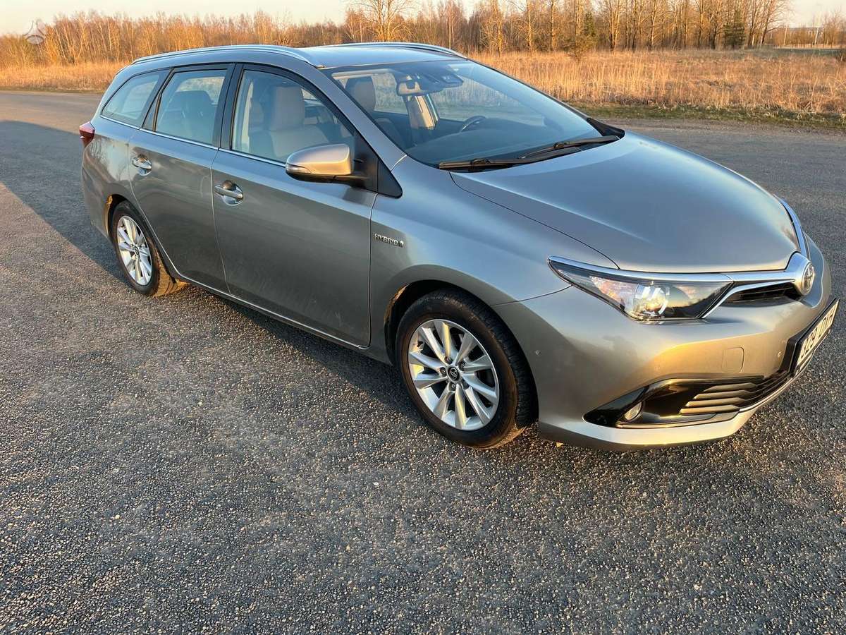 Toyota Auris - 1