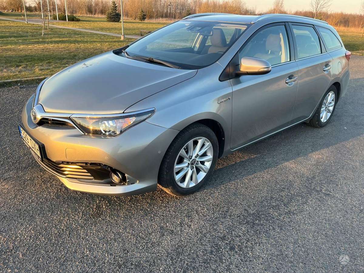 Toyota Auris - 4