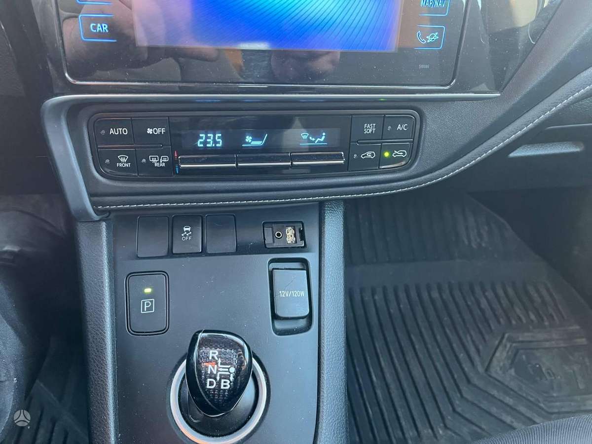 Toyota Auris - 10
