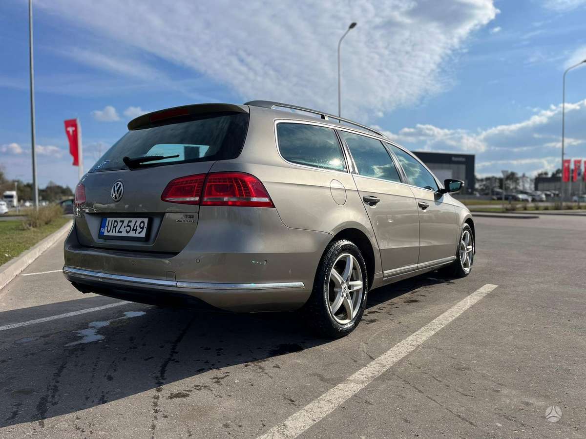 Volkswagen Passat - 2