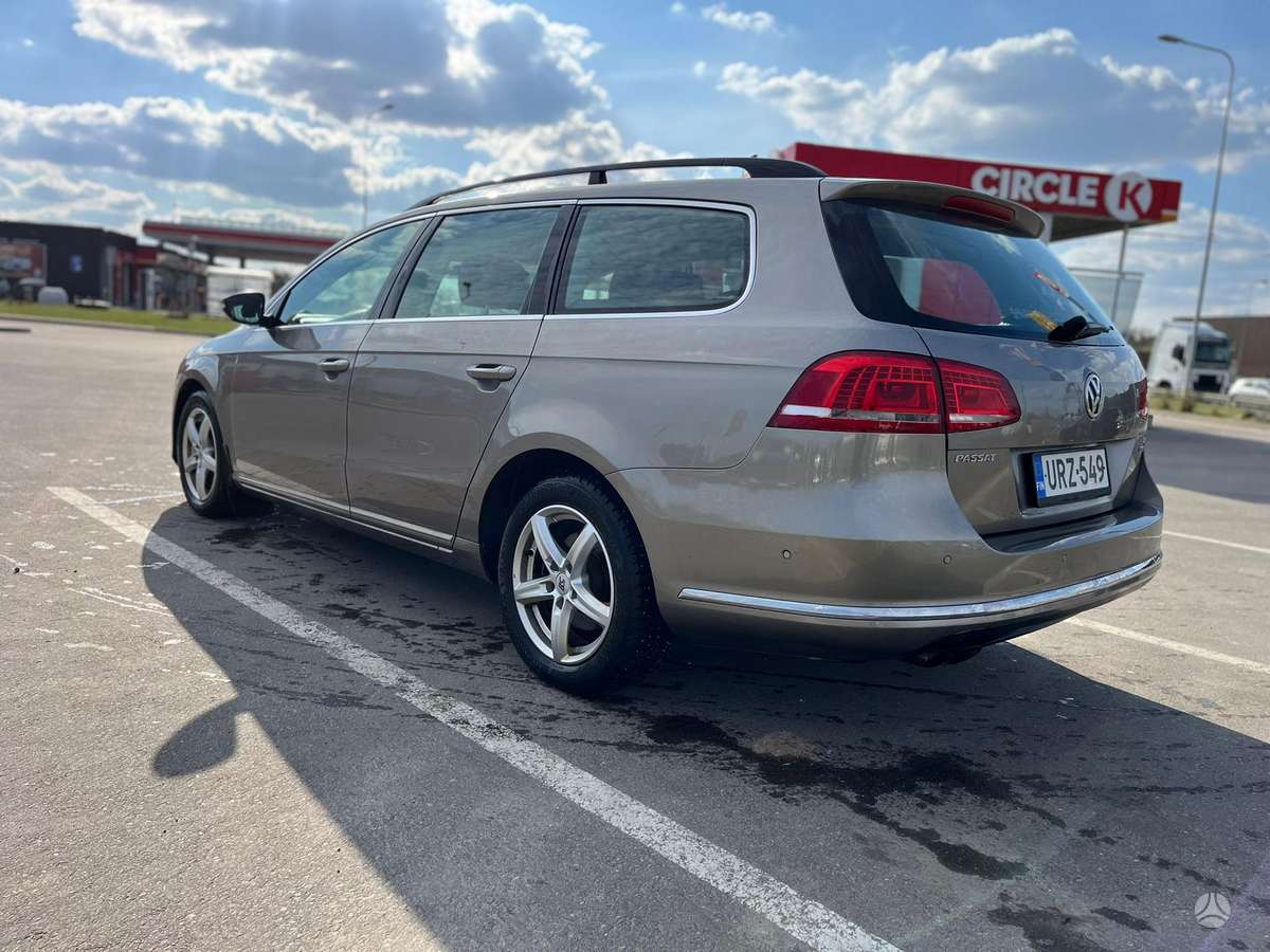 Volkswagen Passat - 4