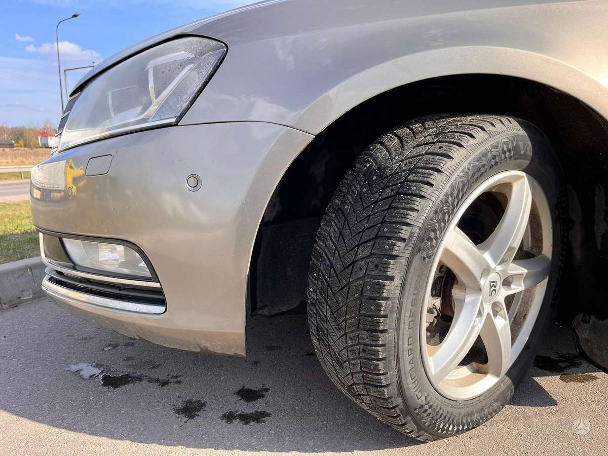 Volkswagen Passat - 7
