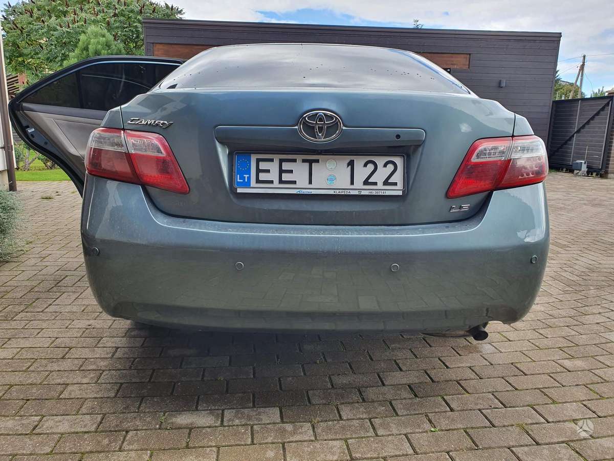 Toyota Camry - 3