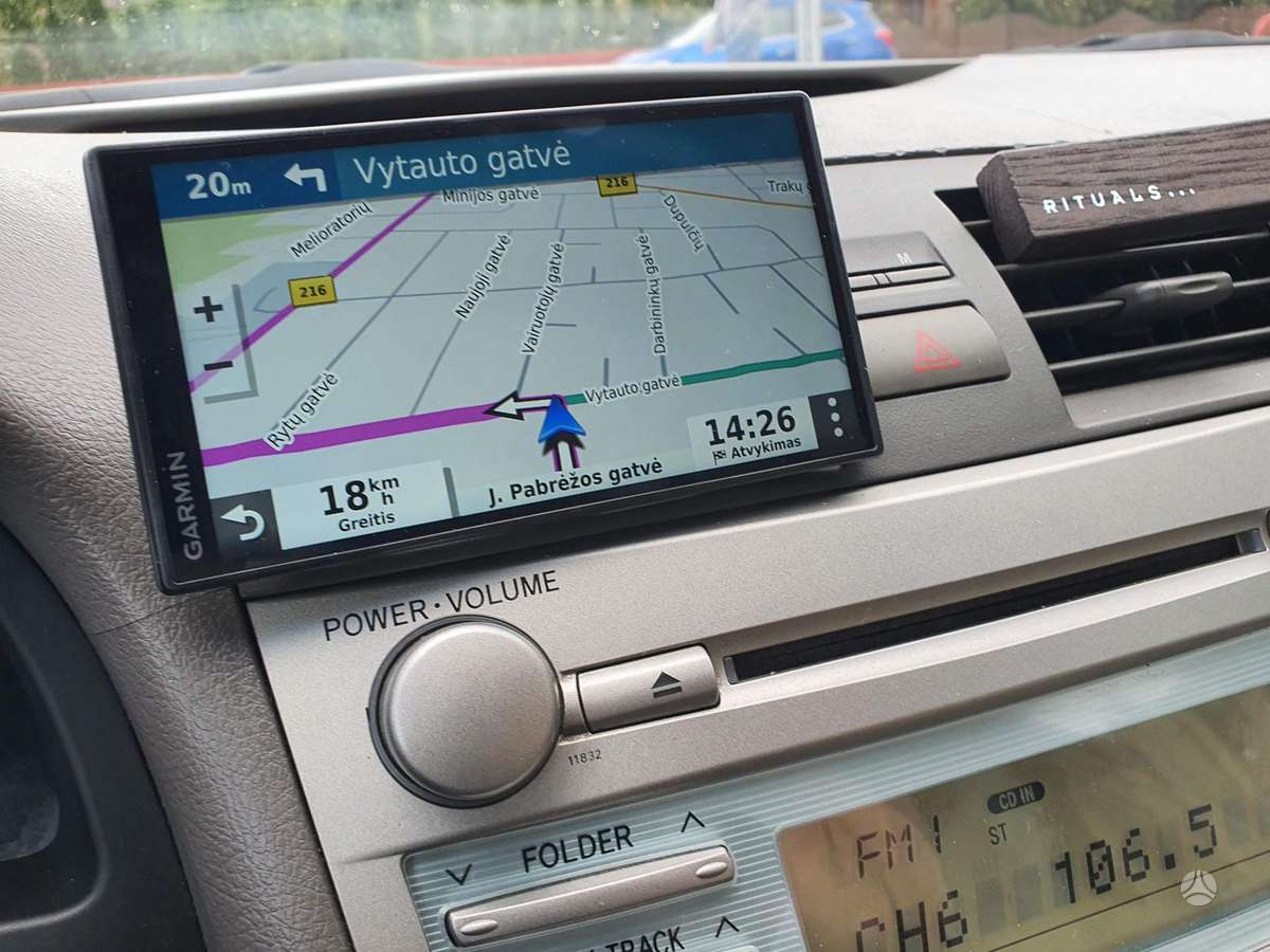 Toyota Camry - 10
