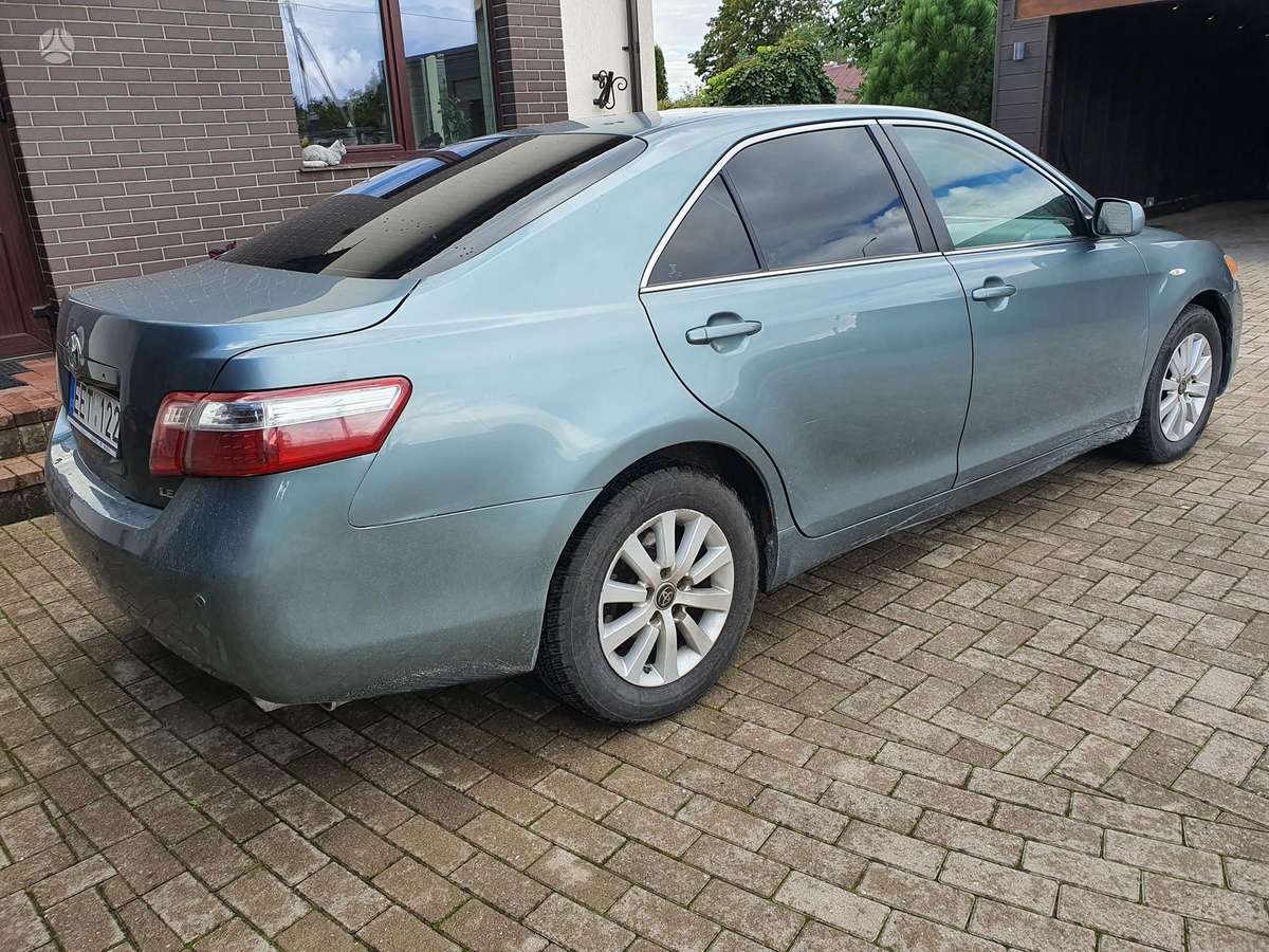 Toyota Camry - 11