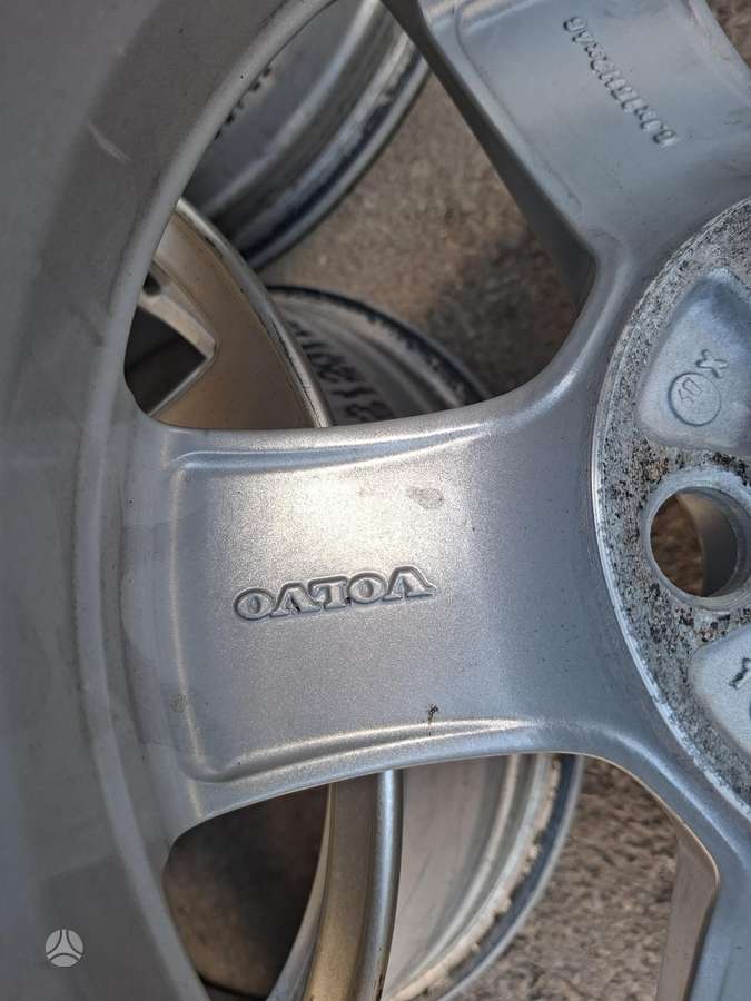 Volvo, lengvojo lydinio, R15