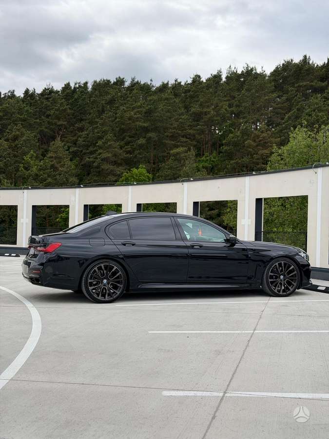 BMW 740, Лимузин
