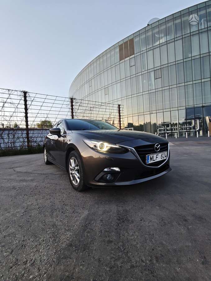 Mazda 3, 1.5 l., hatchback