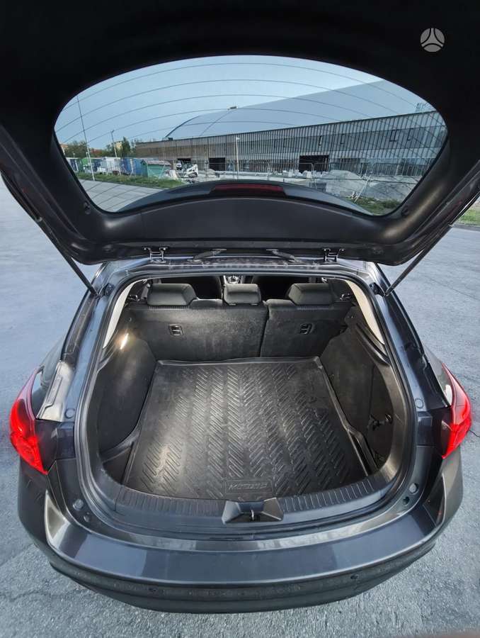 Mazda 3, 1.5 l., hatchback