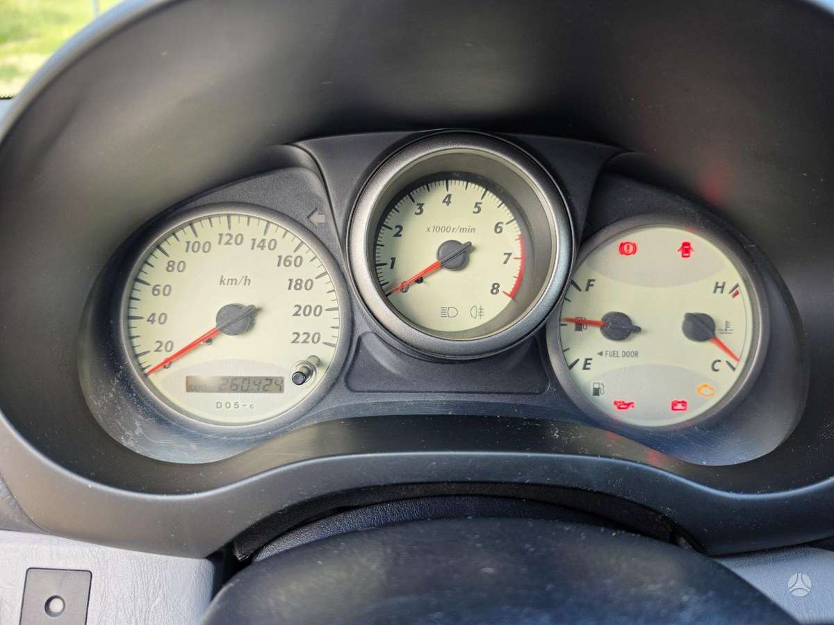 Toyota RAV4 - 9