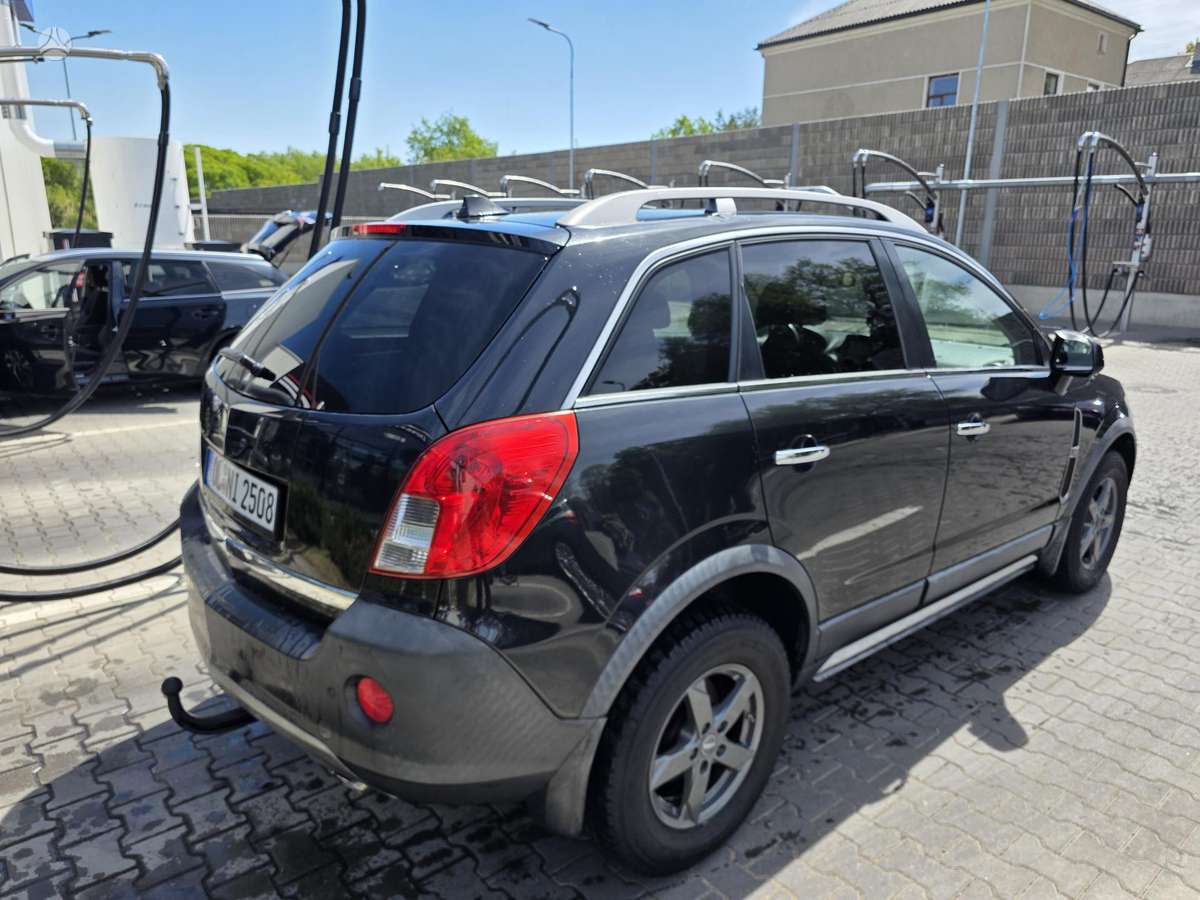 Opel Antara, 2.2 l., off-road / crossover