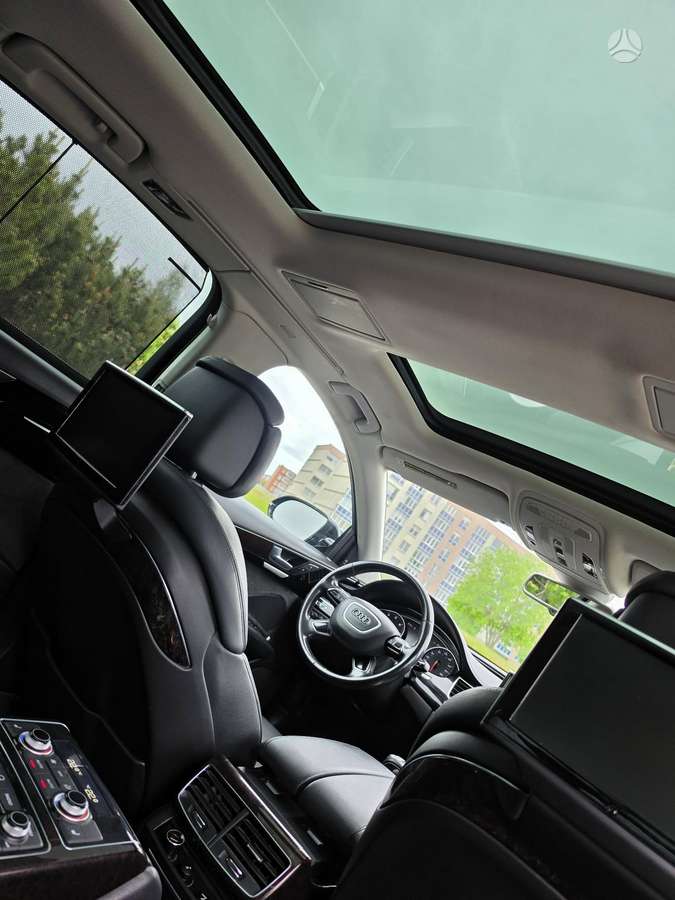 Audi A8, 4.2 l., Седан