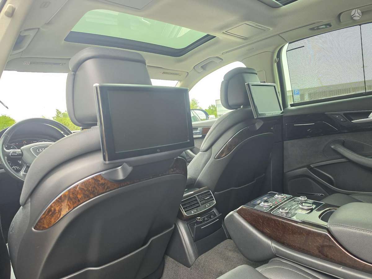 Audi A8, 4.2 l., Седан