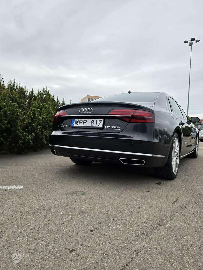 Audi A8, 4.2 l., Седан
