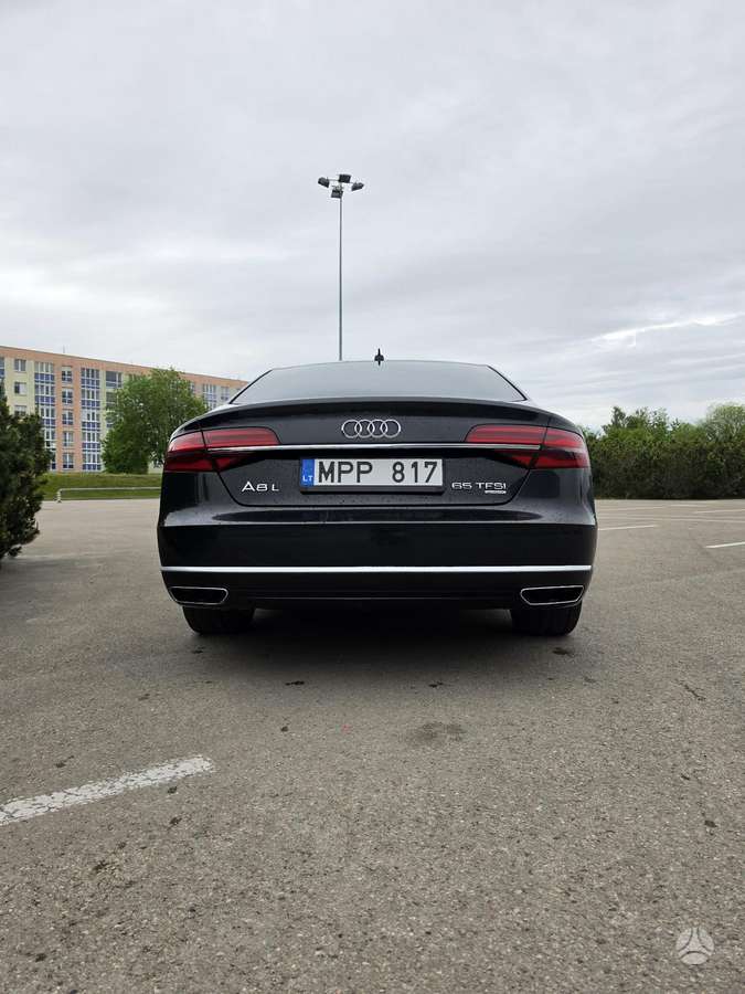 Audi A8, 4.2 l., Седан
