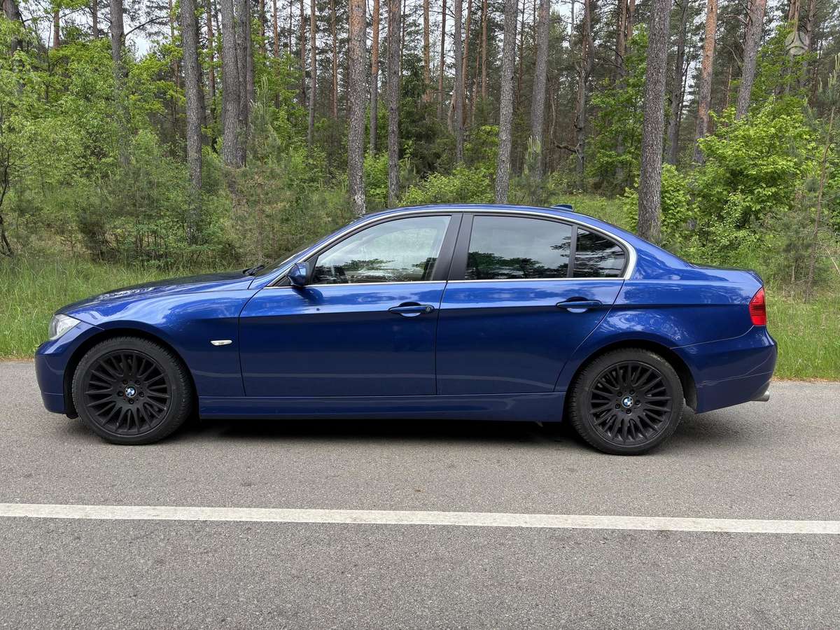 BMW 330, 3.0 l., Седан