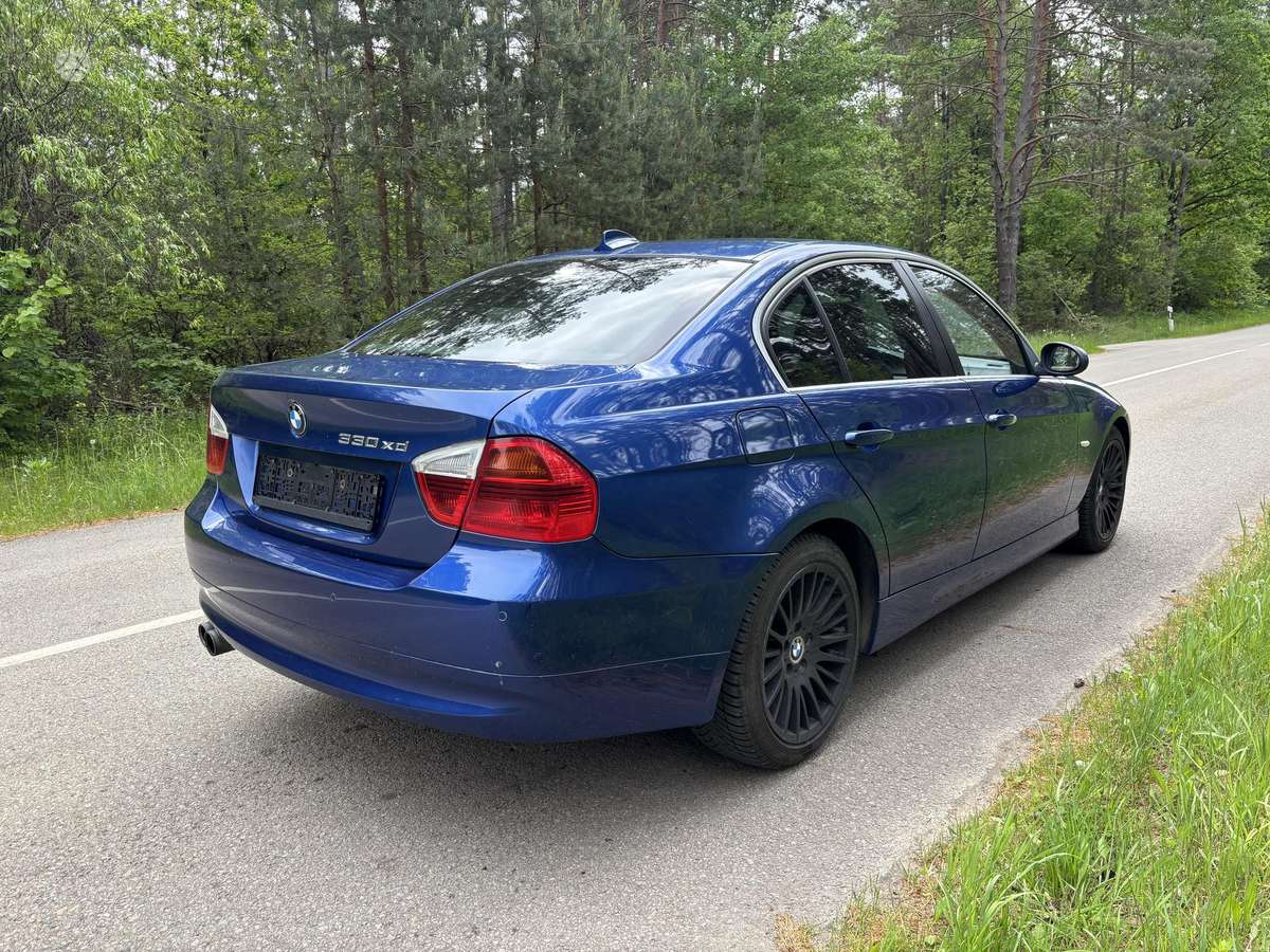 BMW 330, 3.0 l., Седан